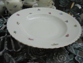 Diep bord Winterling Marktleuthen Rosemary vol strooibloemetjes met oa. roze roosjes