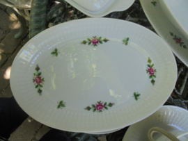 kop en schotel Winterling Marktleuthen met roze roosjes en groen takje