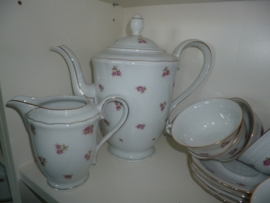 Koffieservies Rheinkrone Bavaria met roze/rode roosjes 12 persoons