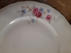 Ontbijtbordje Bavaria met roze roosjes en blauwe bloemetjes
