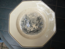 8 hoekige serveerschaal Royal Doulton met zwart landschaps decor