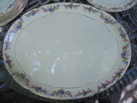 Ontbijtservies Plazuid (Holland) met lieve bloemetjes / roze roosjes en gouden bies