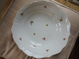 Saladekom / Diepe ronde schaal Wunsiedel met Grote en kleinere roze/rode roosjes (grootste maat)