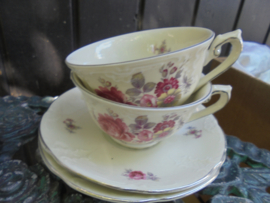 Koffieservies MOSA groot bloemboeket met roze pioen roos
