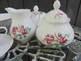 Botervloot Schumann Arzberg Bavaria met bloemboeket / roze roos en tulp