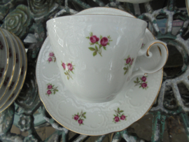 Eierdop (ring) Seltmann Weiden met sierlijke werkjes in het porselein en roze roosjes