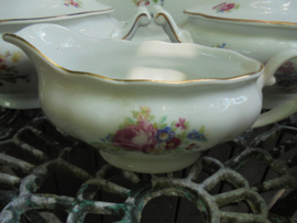 Jarolina / Karolina Dinerservies met groot bloemboeket/roze (pioen) roos