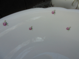 Diepe ronde kom / Saladeschaal Bavaria NORA met tere mini roze roosjes