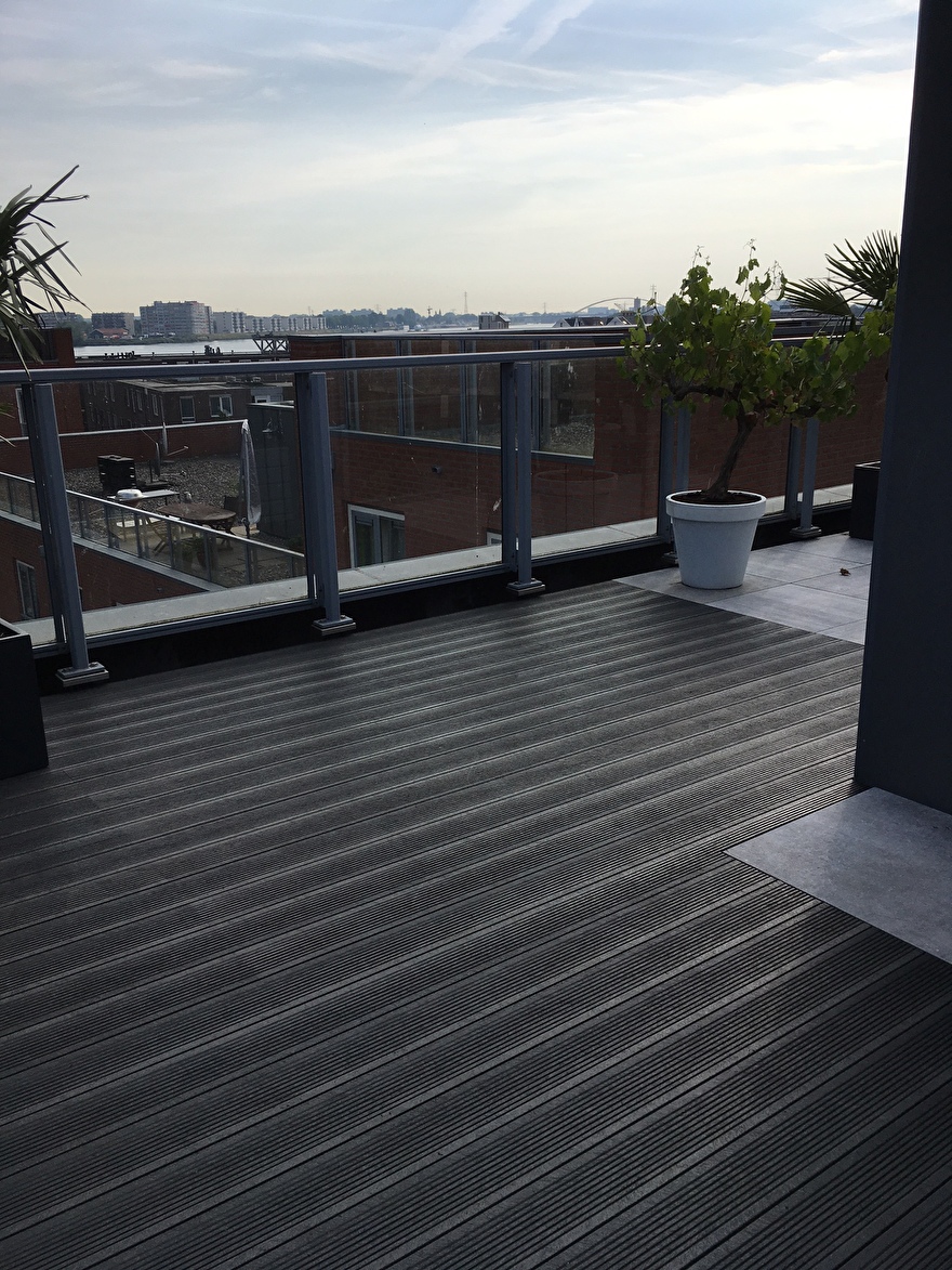 Dakterras/Penthouse met uitvoering antraciet