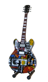 Miniatuurgitaar Beatles tribute - Model  ES335