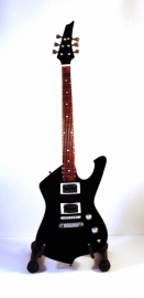 Miniatuurgitaar Paul Stanley ( Kiss) -  Washburn  P8 1800