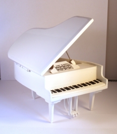Miniatuur concertvleugel ( piano ) WIT + krukje