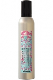 This is a Curl Moisturizing Mousse 250ml