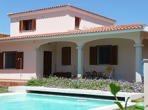 Italie | Sardinie | Villa met 5 appartementen | € 850.000,-