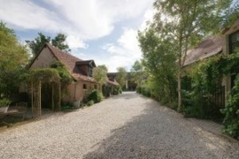Frankrijk | Indre | B&B woonboerderij met bijgebouwen | € 495.000, --