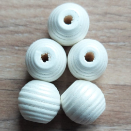 White Pearlized - 18x17 mm