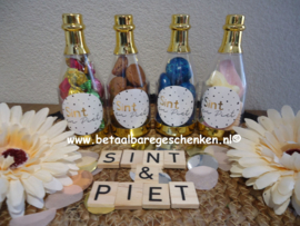 Champagneflesje gevuld "Sint & Piet"