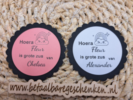 Gepersonaliseerde sticker Geboorte "Grote Zus"