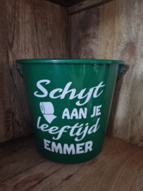 Emmer "Schijt aan je leeftijd"