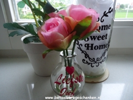 Klein bloemenvaasje "Liefste Juf" roze