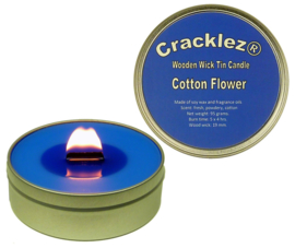 Cracklez® Knetter Houten Lont Geurkaars in blik Katoen Bloem. Blauw.