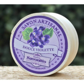 Maitre Savonitto -Scrub  Zeep  Viooltje in een  Rond  Houten Doosje - 100 gram.