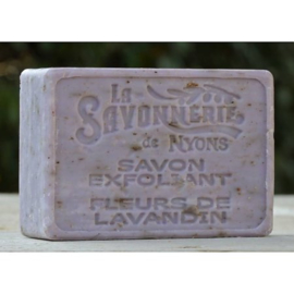 La Savonnerie de Nyons - Scrubzeep  Lavendel  Lavendelblaadjes Geur  - 100 gram.