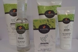 Volatile - Tea Tree Gel in een  Tube - Aloe Vera  Lavendel en Genezende Werking -  150 ml.