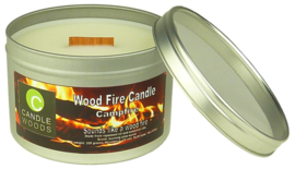 Candle Woods grote knetterende houtvuur geur kaars Campfire in blik met vensterdeksel en houtlont. Kampvuur geur.