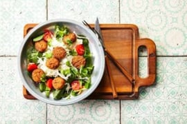 Salad with falafel