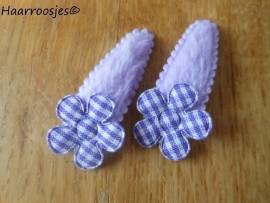 Haarspeldjes, peuter/kleuter, paars fluweel met paars geruit bloemetje.