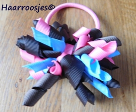 Krulliesss op elastiek, lichtblauw, bruin en roze.