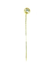 Gedeeltelijk gouden dasspeld motief rond open met zirconia
