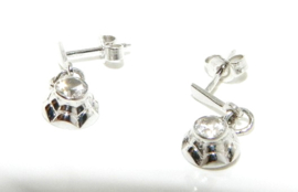 Wit gouden oorstekers hangers met witte steen