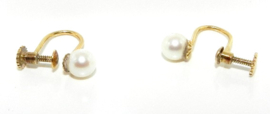 14 karaat geel gouden 5.5 mm parel  oorbel met schroefmechanisme