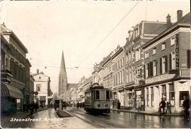 Steenstraat vroeger met tram