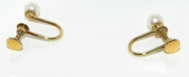 14 karaat geel gouden 5 mm parel  oorbel met schroefmechanisme