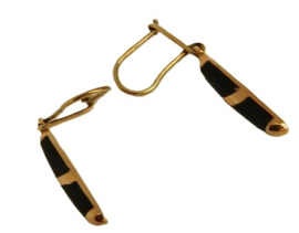 14 karaat geel gouden oorhangers met onyx