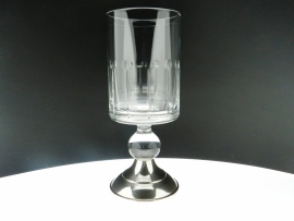 Wijnglas met zilveren voet 679C170