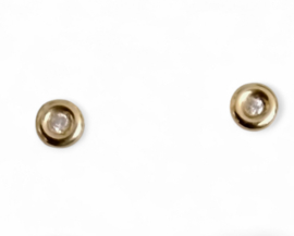 14 karaat geel gouden oorknopjes met diamant