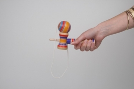 Kendama, jongleren {L6179/W2/3}