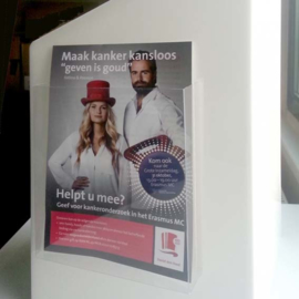 Zelfklevend folderbakje voor A5 brochures