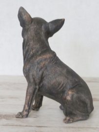 beeldje Chihuahua zittend bronskleur