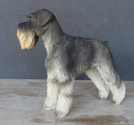 beeldje Schnauzer staand