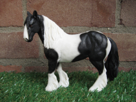 beeldje paard Cob zwart-wit | 16,5 cm