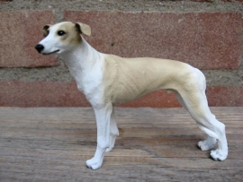 beeldje Greyhound wit-tan