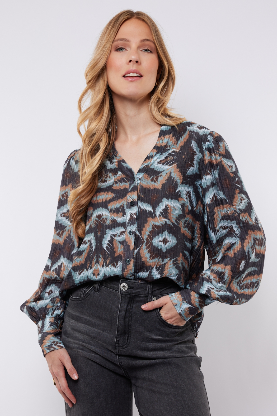C&S Babette Blouse Dark Grey/Light Camel