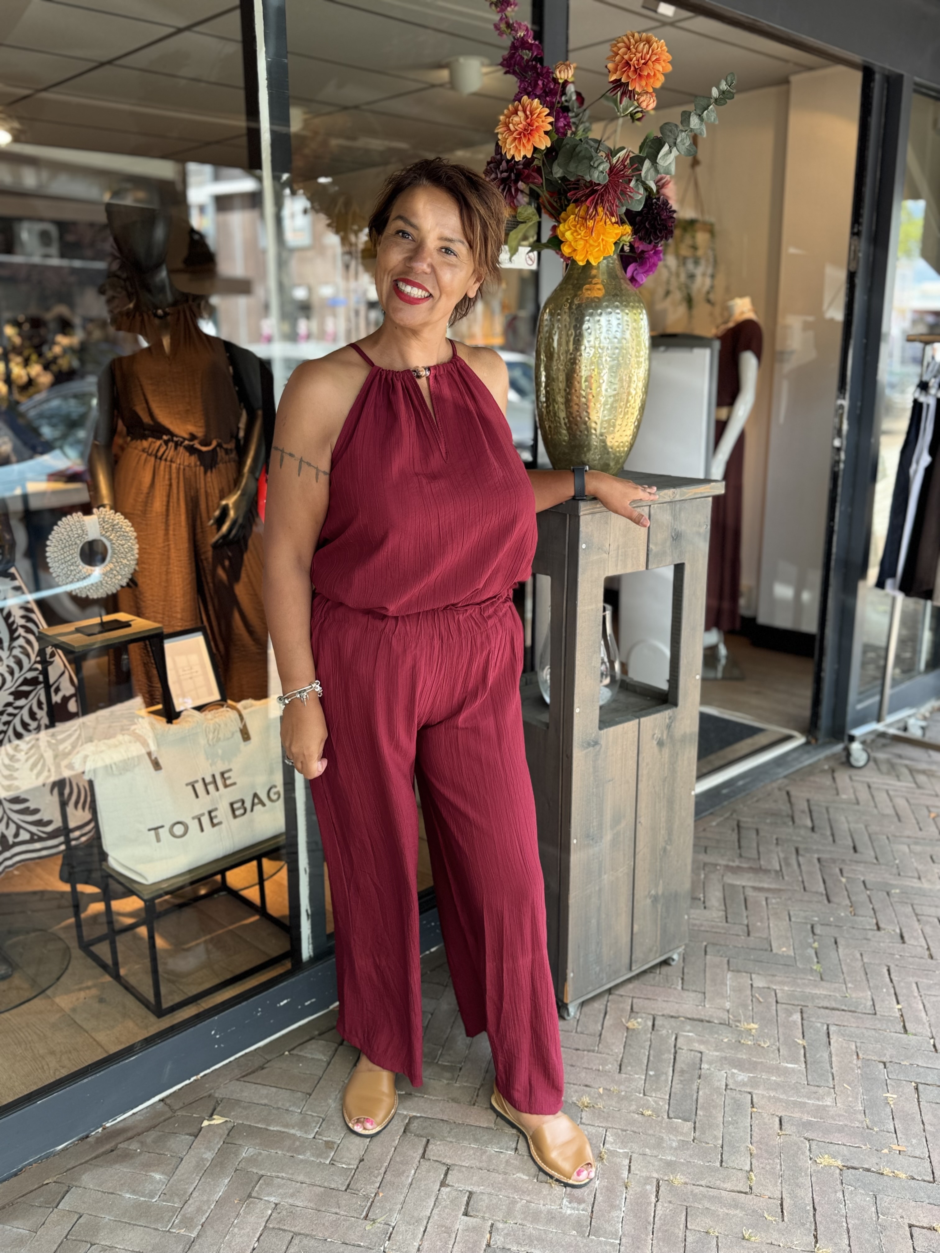 Amelia Broek Bordeaux