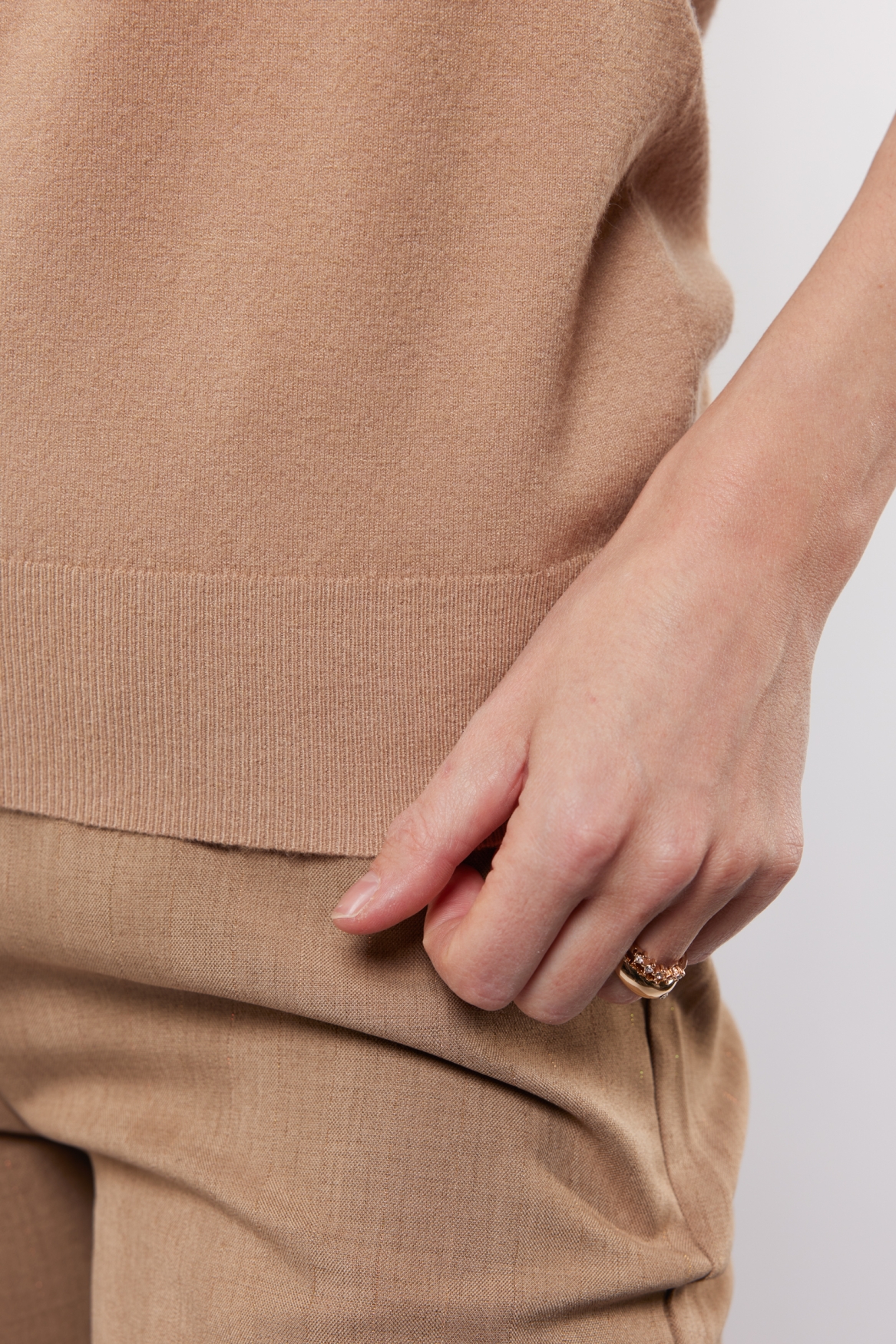 C&S Anne Knit Top Light Camel