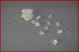 Haarklem met bloemetjes-kraaltjes Wit en Ivoor (454)